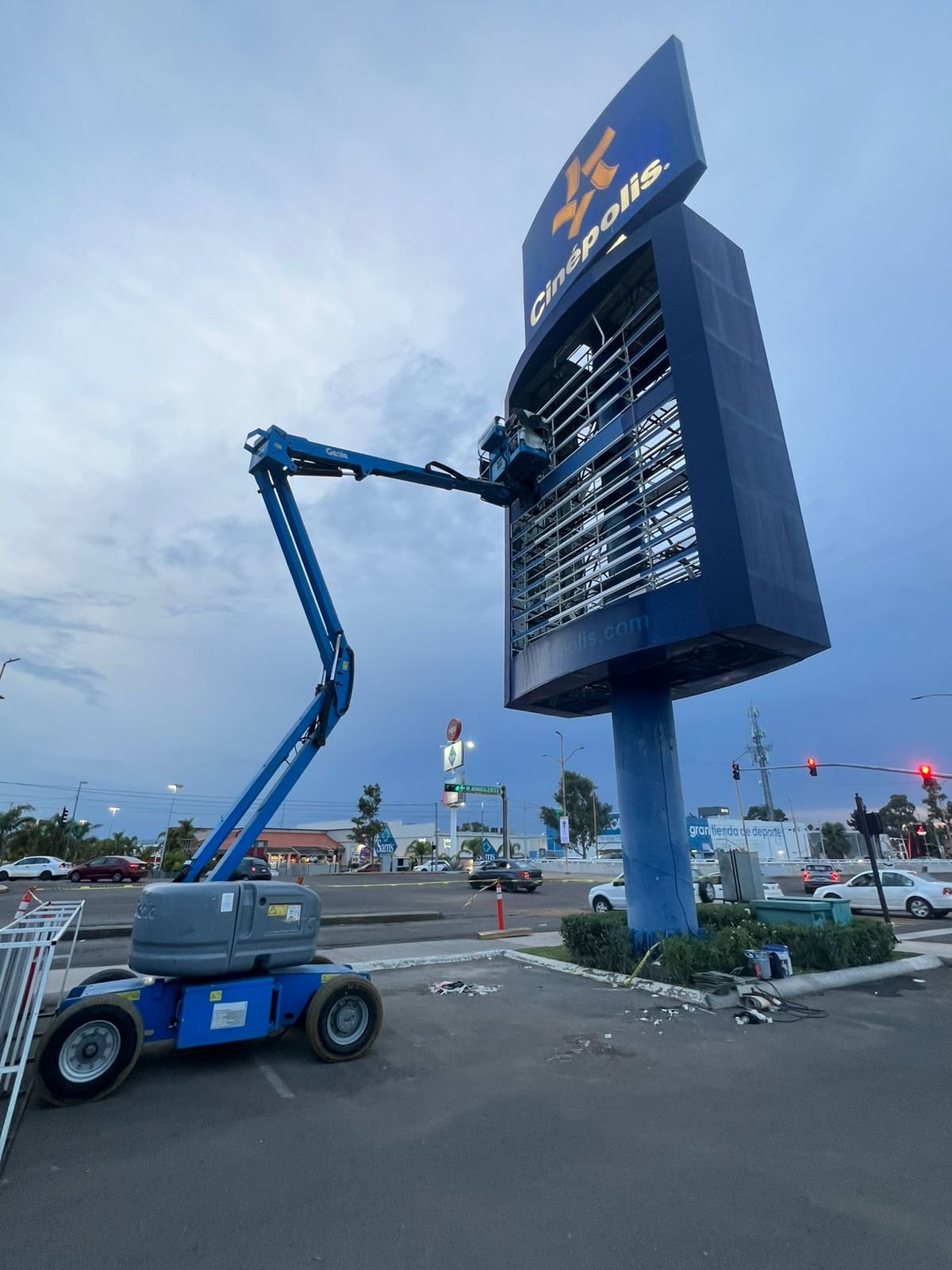 z45 totem cinepolis 2